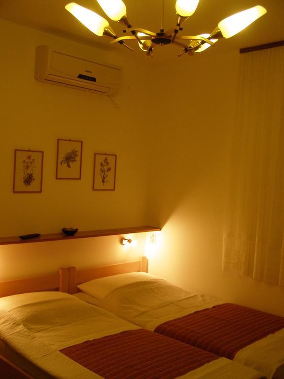 Apartments Dunoti Krk Town Szoba fotó