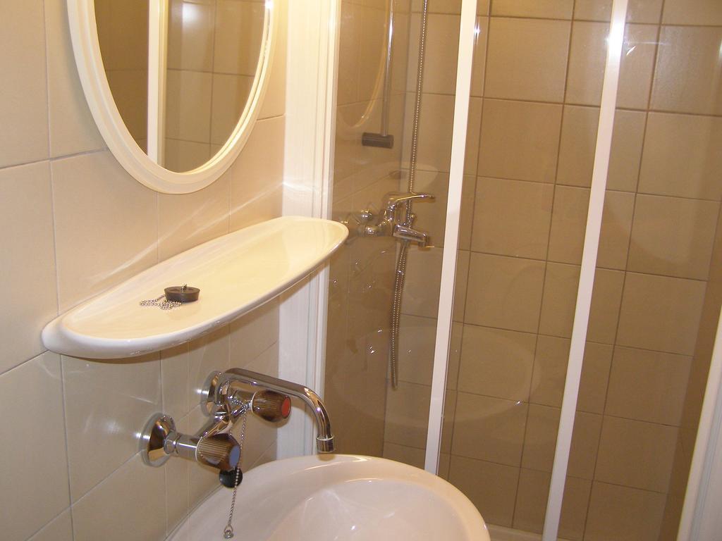 Apartments Dunoti Krk Town Szoba fotó